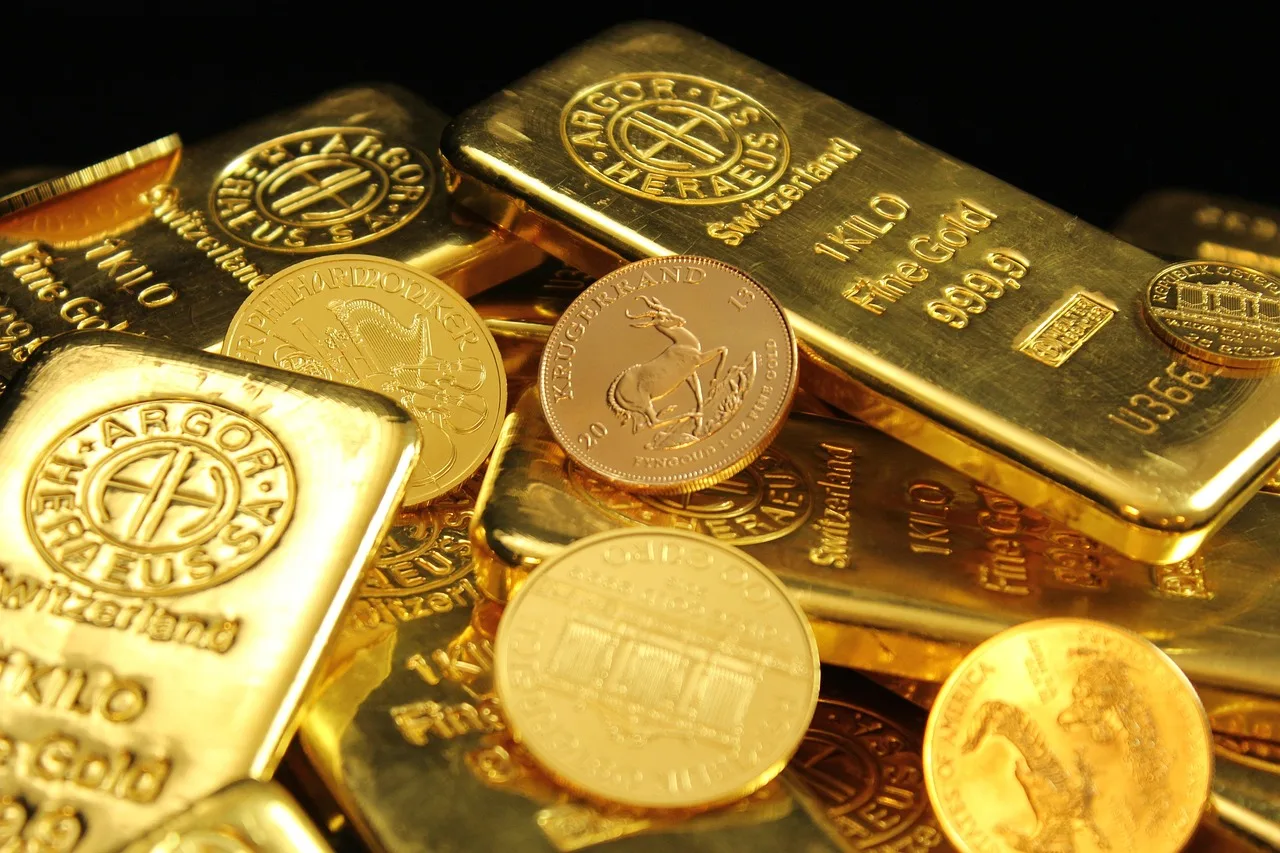 gold, coins, bullions, gold bars, close up, gold, gold, gold, gold, gold. Delayed delivery, substituted bullion, and refund problems