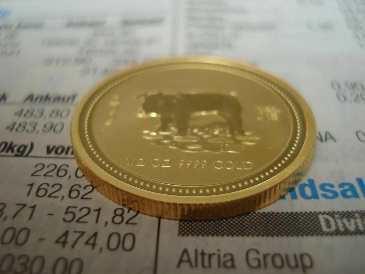gold, gold coin, cash, currency, business, raw material, hand, newspaper, crisis, economy, solid, money. Paying Cash for Bullion: A Buyer's Counter Checklist