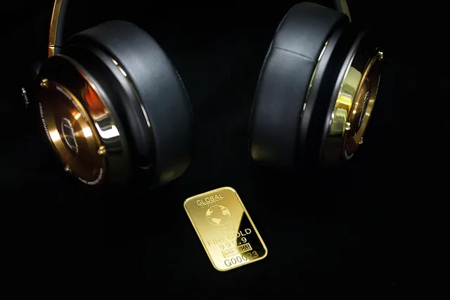 gold is money, gold shop, gold, bars, money, income, business, global intergold, black business, black money, black shopping, black shop, black company, black global. Gold coin and bar inspection checklist on delivery